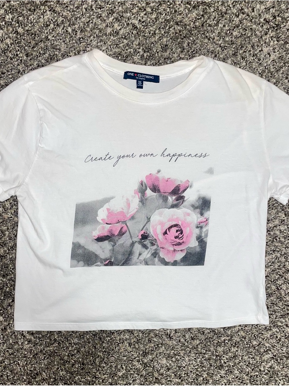 one clothing White Crop Tee with Pink Floral Graphic Size Juniors Medium
